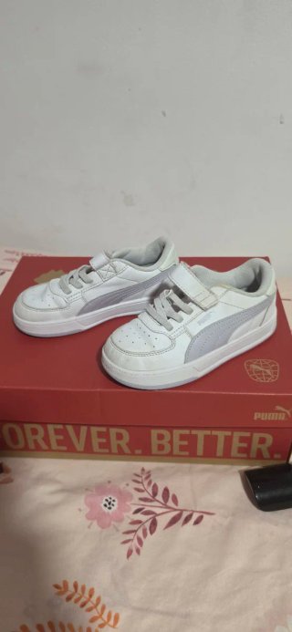 Zapatillas Puma Niña Blancas y Grises talle 26