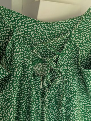 Vestido midi verde estampado Talla L, ONLY
