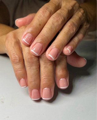 Manicura y pedicura profesional