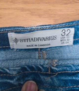 Falda pantalón vaquera mini Stradivarius T32