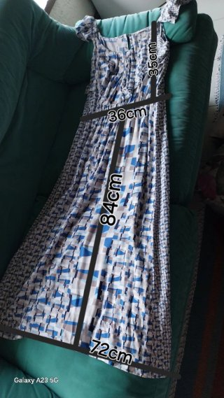 Vestido de verão estampado azul e cinza