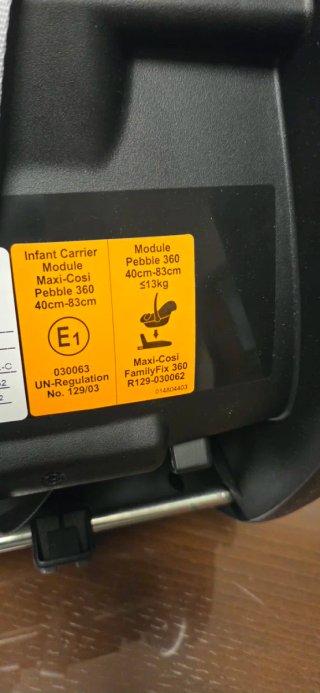 Maxi-Cosi Pebble 360 + FamilyFix Isofix