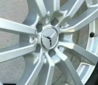 CENTROS RUEDA LLANTA UNIVERSAL MERCEDES PLATA 75mm