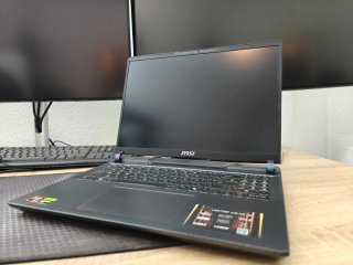 Portátil MSI Vector A16 64GB RTX 5080 Ryzen 9