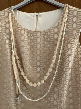 Elegante conjunto de 2 piezas beige y dorado