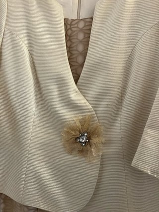 Elegante conjunto de 2 piezas beige y dorado