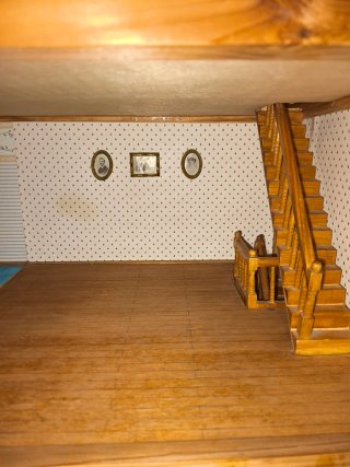 Casa de muñecas victoriana de madera