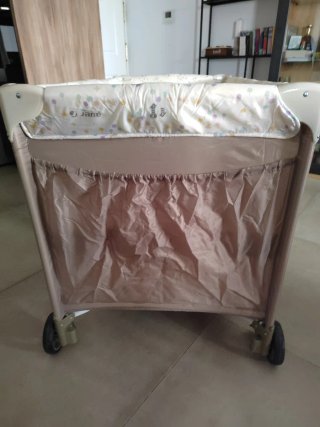 Cuna de viaje Jané como nueva
