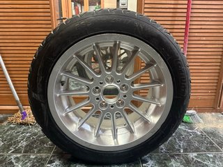 Llanta BMW 520i con neumático nuevo  609963215