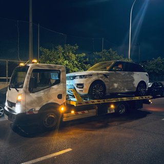 Servicio asistencia transporte y recogida de grua