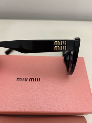 Gafas de sol Miu Miu Cat Eye Negras