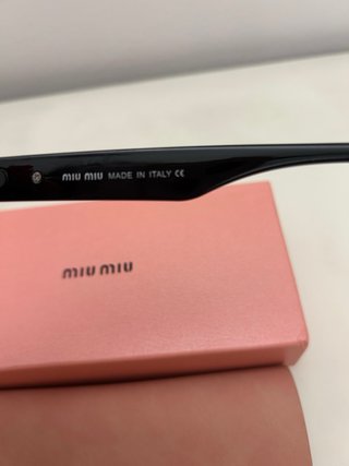 Gafas de sol Miu Miu Cat Eye Negras