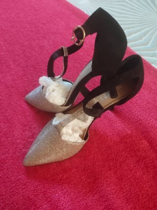 Sandalias Marypaz Tacon Brillantes Negro/Oro