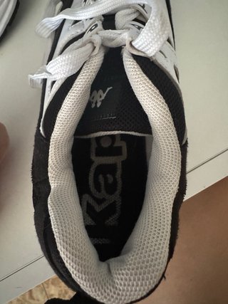 Zapatillas Kappa Negras y Blancas