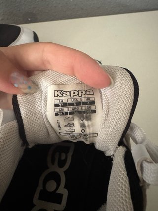 Zapatillas Kappa Negras y Blancas