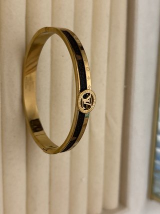 Pulsera Rígida Dorada LV