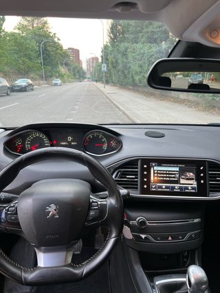 Peugeot 308 2016