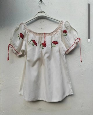 Camisa Vintage Bordada Flores Rojas