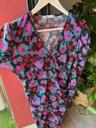 Vestido Zara floral - Nuevo -