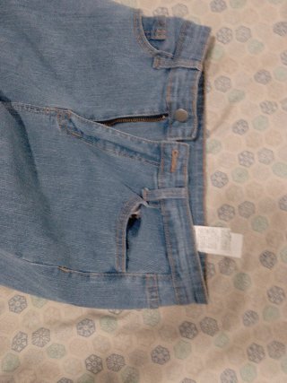 Pantalones vaqueros de mujer nuevo