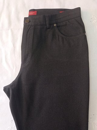 Pantalón Burberry Negro