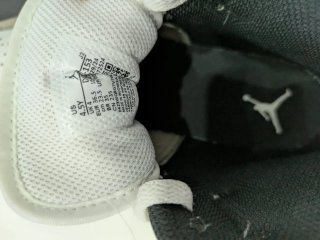 Scarpe Jordan Beige e Bianche