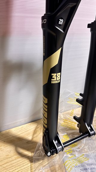 Horquilla SR Suntour Durolux 38 EVO EQ