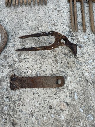 Conjunto herramientas campo antiguas madera