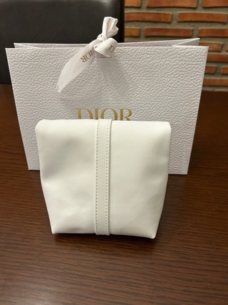 Neceser Dior Beauty blanco tipo clutch