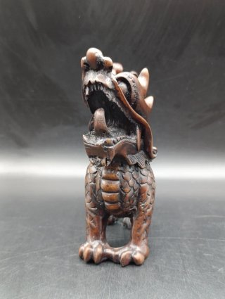 Figura dragón oriental
