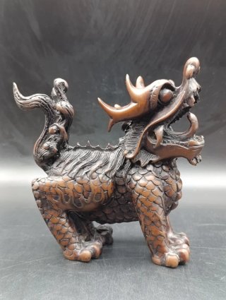 Figura dragón oriental