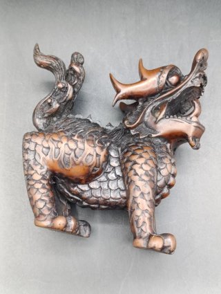 Figura dragón oriental