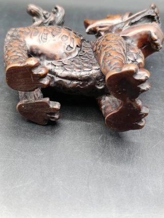 Figura dragón oriental