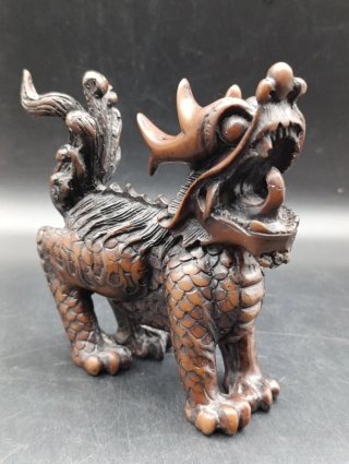 Figura dragón oriental