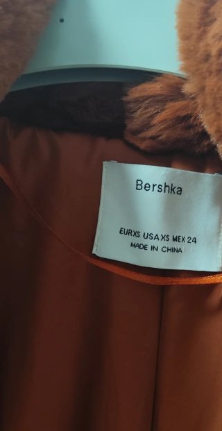 ✨ NO NEGOCIABLE ✨  Abrigo pelo Bershka