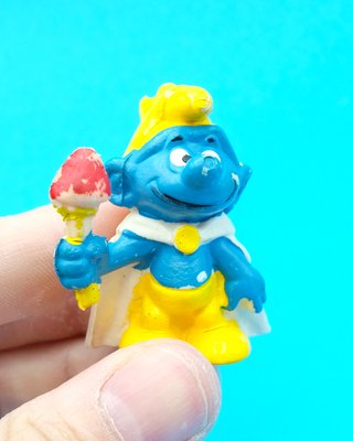 Figura PVC Pitufo Rey Knockoff
