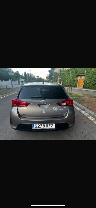 Toyota Auris 2014