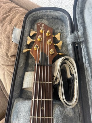 Bajo Eléctrico 6 cuerdas modelo btb ibanez italian