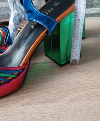 Sandalias tacón metalizadas multicolor talla 40