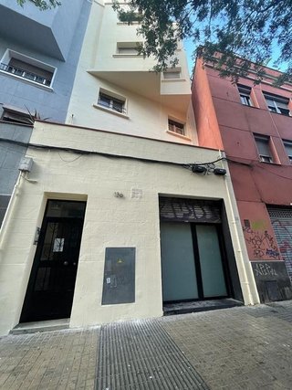 Local comercial en venta en Sants en Barcelona
