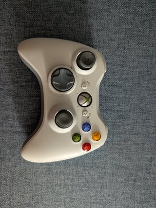 Mando Xbox 360 Blanco Microsoft y adaptador pc.