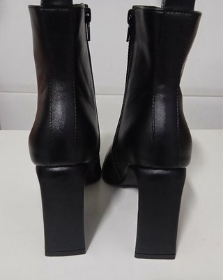 Botines negros tacón en punta