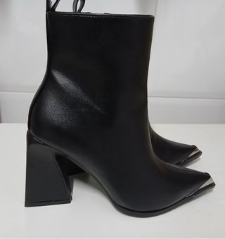 Botines negros tacón en punta