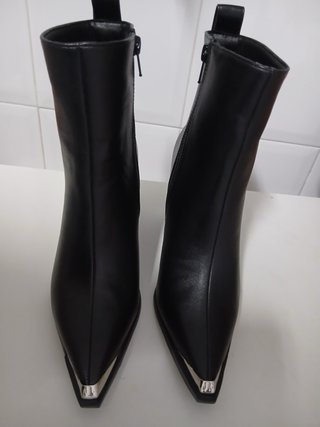 Botines negros tacón en punta