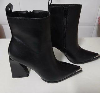 Botines negros tacón en punta