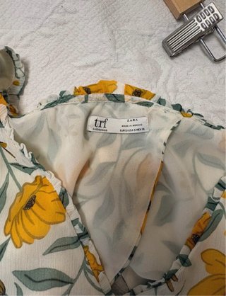 Top Zara Flores Manga Larga Talla S