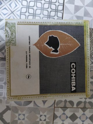 Lote de Vitolas Antiguas + Caja Cohiba Madera