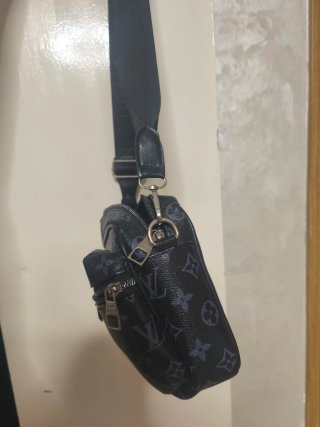Bandolera Louis Vuitton Negra y Gris