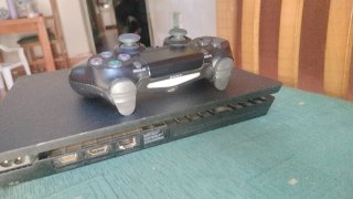 Consola Sony PS4 Negra + 2 Mando