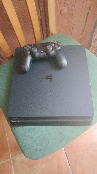 Consola Sony PS4 Negra + 2 Mando